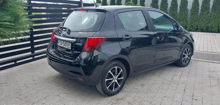 Toyota Yaris cena 47900 przebieg: 58000, rok produkcji 2015 z Tarnobrzeg małe 56